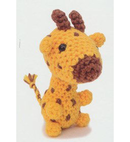 Minimini Giraf gemaakt van Scheepjes Catona 25 en 10 gram