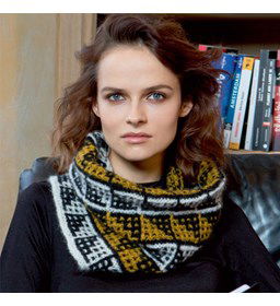 Ronde sjaal gemaakt van Lang Yarns Malou Light uni en color