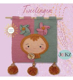 Wandhanger Tweelingen gemaakt van Scheepjes Cahlista