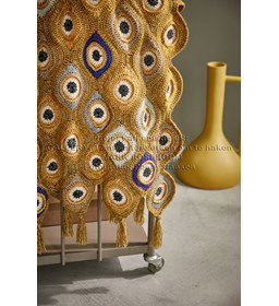 Woondeken met kwastjes gemaakt van Scheepjes River washed