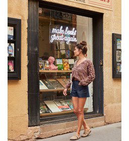 Damesvest met in blokpatroon gehaakte mouwen gemaakt van Phildar Phil Tendresse