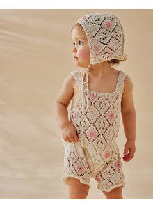 Broekpakje in ajour patroon 