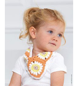 Granny square kwijlsjaaltje gemaakt van Lana Grossa Elastico