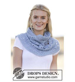 Halswarmer gemaakt van Drops Kid Silk