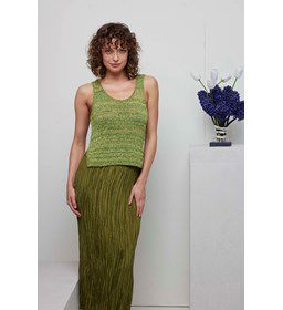 Kort zomers hemdje Tiffany met rode hals gemaakt van Lang Yarns Belle