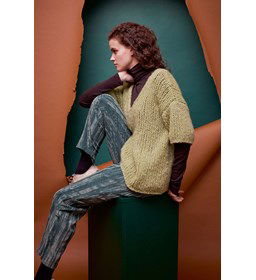 Damestrui met V-hals gemaakt van Breinaalden