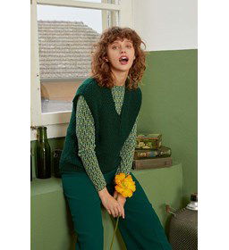 Dames spencer met v-hals  gemaakt van Lang Yarns Carpe Diem