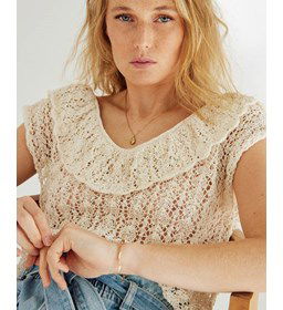 Romantische top met wijde hals. gemaakt van Phildar Phil Origin