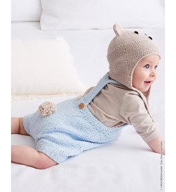 Tuinbroekje met korte pijpjes voor baby gemaakt van knopen