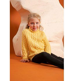 Kindertrui Ulli met kabelpatroon gemaakt van Lang yarns Poseidon