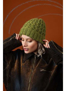 Damesmuts Phoebe met kabelpatroon