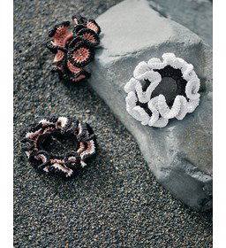 Gekruld haarelastiek - armband gemaakt van Elastiek - band