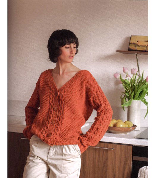 Breipatroon damesvest met rond kabelpatroon