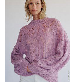 Lange wijde damestrui met opstaand boordje gemaakt van Lana Grossa Setasuri Big