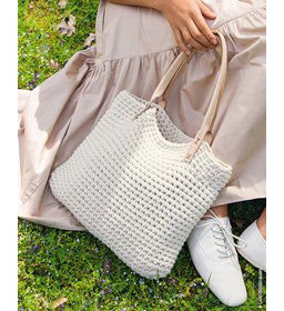 Vierkante tas gemaakt van Haaknaalden