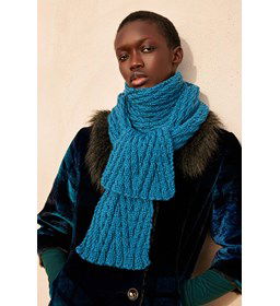 Sjaal met fantasiepatroon Flowing Time gemaakt van Boeken Lang Yarns