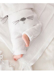 Babybroekje met geborduurde snuit