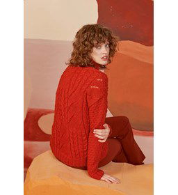 Damestrui met hoge col gemaakt van Lang Yarns Carpe Diem