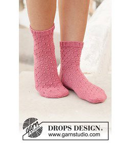 Dames sokken gemaakt van Drops Nord