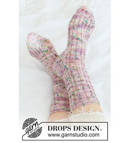 Wollen sokken breien met klassieke oma-hak | DROPS Fabel gemaakt van Breinaalden zonder knop