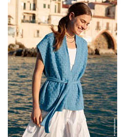 mouwloos zomervest met ceintuur gemaakt van Naaiartikelen