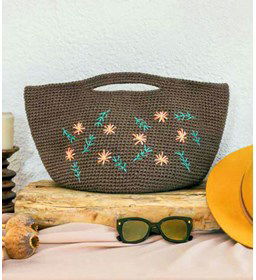 Tas Belardia gemaakt van DMC borduurgaren 9