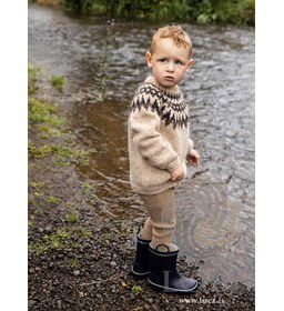 Kindertrui Aesa zand gemaakt van Lopi Lettlopi