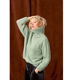 Dametrui met hoge col