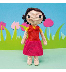 Zwitsers Alpenmeisje Heidi gemaakt van Scheepjes Catona 25 en 10 gram