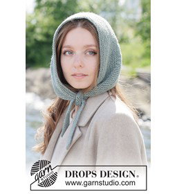 hoofddoek in ribbelsteek gemaakt van Drops Merino extra fine