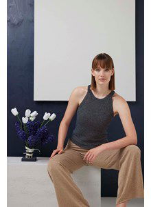 Haakpatroon gemeleerde haltertop blair gemaakt van Lang Yarns Lame Soft