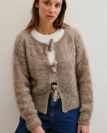 Vest met striksluiting