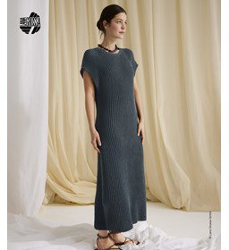 enkel lange jurk gemaakt van Breinaalden