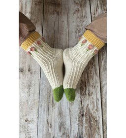 Sokken met bloemenrand gemaakt van Durable Soqs