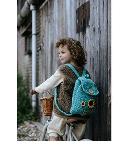 Rugzak met gehaakte bloemen