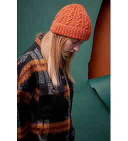 Muts met kabelpatroon gemaakt van Lang Yarns Baby alpaca