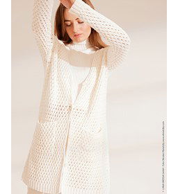 Damesvest met zakken en V-hals gemaakt van Lana Grossa Elastico