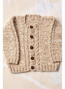 lang Yarns Lang Yarns breipatroon Siv, kindervest met ronde hals en knoopsluiting. Dit natuurlijk gemeleerde vestje, is gemaakt van het garen Langyarns Baby Cotton Naturally Colored.