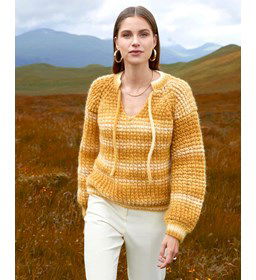 Damestrui met halssplit met koord gemaakt van Looms en punnikklosjes