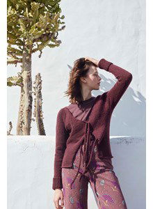 Vest met striksluiting