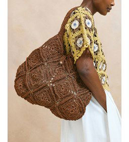 Shopper met schouderbanden gemaakt van knopen