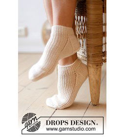 Enkelsokken gemaakt van Drops Nord