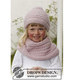 Muts en halswarmer gemaakt van knopen