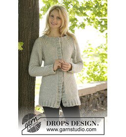 Gebreid vest met boordsteek gemaakt van knopen