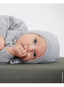 Babymuts met gepunnikt koordje