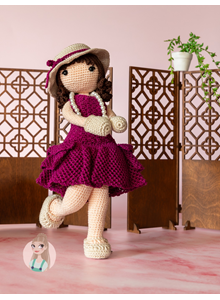 Meisjespop in avondkleding