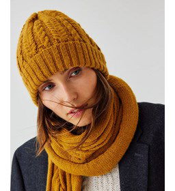 Herenmuts of damesmuts Joan gemaakt van Phildar Phil Caresse