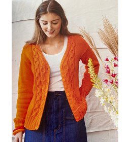 Marie Claire cardigan met kabels gemaakt van Lang Yarns Amira