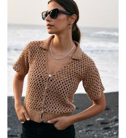 Polovest met lage v-hals gemaakt van Phildar Phil Artisane