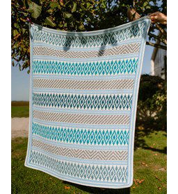 Zilverzee deken gemaakt van Scheepjes Colour Crafter